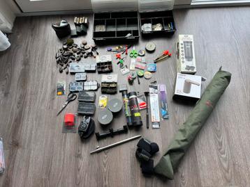 2 x gevulde tacklebox met end tackle, fox pb korda trakker beschikbaar voor biedingen