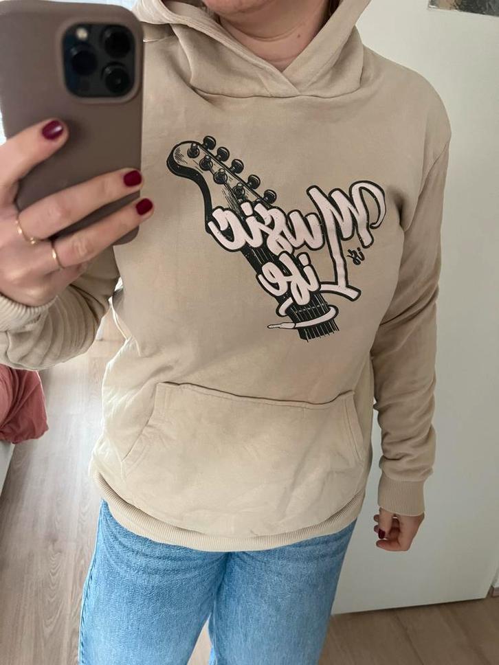 3FM Serious Request Hoodie 2024 - Maat L, Kleding | Dames, Truien en Vesten, Zo goed als nieuw, Maat 42/44 (L), Beige, Ophalen of Verzenden