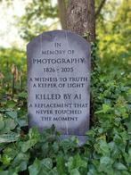 beeldhouwwerkstuk In memory of Photography, Antiek en Kunst, Ophalen