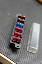 Diverse 12 of 24V zekeringkastjes en zekeringen + houders, Ophalen of Verzenden, Zo goed als nieuw