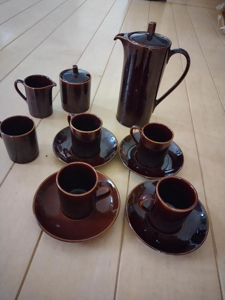 mokka servies Pierre Daems, Petrus Regout, Huis en Inrichting, Keuken | Servies, Gebruikt, Compleet servies, Overige stijlen, Porselein