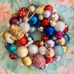 Kerstkrans groot 3 lagen bont gekleurde kerstballen, Diversen, Kerst, Ophalen of Verzenden, Zo goed als nieuw