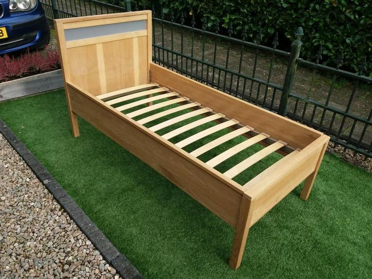 Mooi lichteiken kleuterledikant  voor Leeftijd 2 t/m 6 jaar., Kinderen en Baby's, Babywiegjes en Ledikanten, Zo goed als nieuw