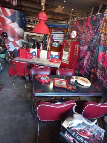 Zeer mooie retro diner set beschikbaar voor biedingen