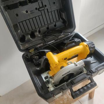 , DeWalt zaagmachine DW935 beschikbaar voor biedingen