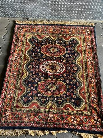 Klassiek vloerkleed beschikbaar voor biedingen