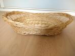 Ovale rieten mand met , opengewerkte rand 39 cm x 23 cm, Huis en Inrichting, Woonaccessoires | Schalen en Manden, Mand, Ophalen of Verzenden