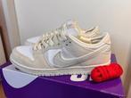 Nike SB Dunk Low 'Coconut Milk' - City of Love Pack maat 42, Ophalen, Overige kleuren, Nike, Nieuw