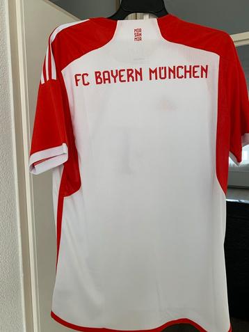 Nieuw Bayern München Shirt beschikbaar voor biedingen