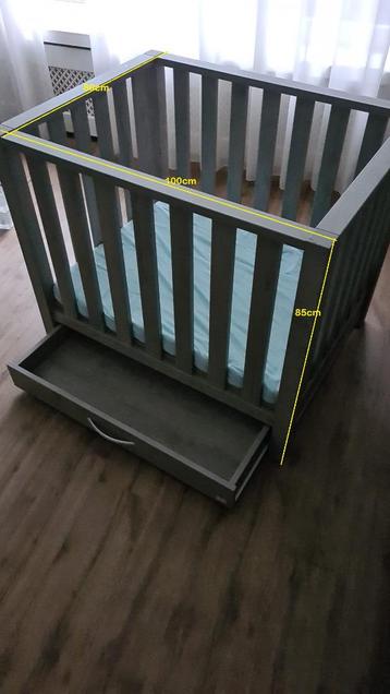 TWF baby box in hoogte verstelbaar  met lade