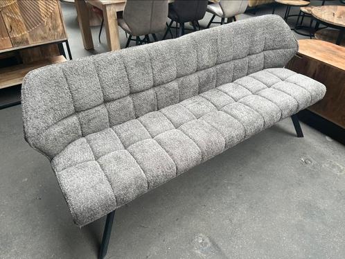 Magazijn leegverkoop eetbsnk boucle teddystof taupe metal zw, Huis en Inrichting, Stoelen, Nieuw, Drie, Metaal, Stof, Overige kleuren