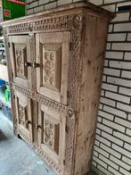 Unieke houten gesneden kast !, Antiek en Kunst, Ophalen of Verzenden