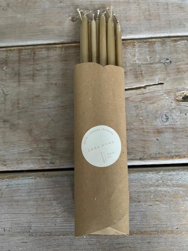 Set van 10 lange dunne gouden kaarsen. Zara Home. NIEUW., Huis en Inrichting, Woonaccessoires | Kandelaars en Kaarsen, Nieuw, Kaars