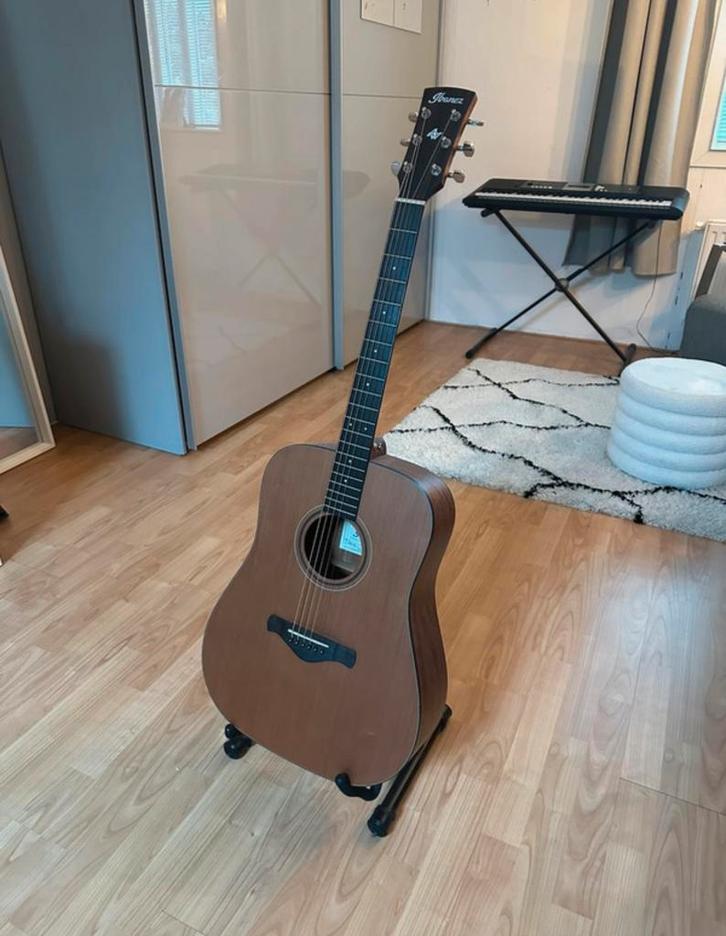 Ibanez gitaar aw65-lg + standaard + hoes, Muziek en Instrumenten, Snaarinstrumenten | Gitaren | Akoestisch, Zo goed als nieuw