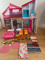 Barbie Malibu huis compleet met meubels en accesoires, Ophalen, Zo goed als nieuw