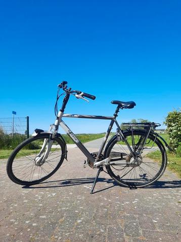 Kapotte fiets, Gazelle, evt. nog voor onderdelen/ oud ijzer beschikbaar voor biedingen