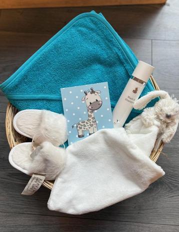 Kraamcadeau gevulde cadeaumand blue bathtime met naam beschikbaar voor biedingen