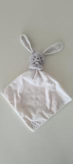 Nieuw: Smile wit knuffeldoekje met lief grijs konijntje, Ophalen of Verzenden, Nieuw, Konijn
