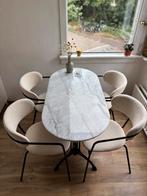 Marmeren ovaal eettafel met crèmekleurige stoelen compleet, Ophalen, Overige kleuren, Zo goed als nieuw, Vier