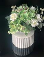 Kunstboeket hortensia incl zwart/wit vaas, Ophalen, Zo goed als nieuw