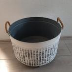Leuke ijzeren "mand" op wieltjes, Huis en Inrichting, Woonaccessoires | Schalen en Manden, Ophalen of Verzenden, Zo goed als nieuw
