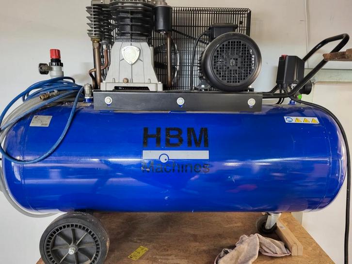 HBM Compressor - Gebruikt, Doe-het-zelf en Verbouw, Compressors, Gebruikt, 10 bar of meer, 100 liter of meer, 200 tot 400 liter/min
