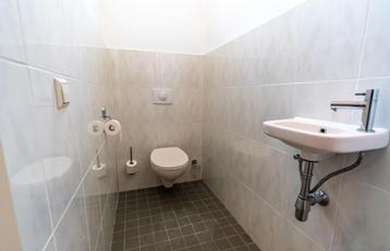 badkamer + toilet GRATIS af te halen – Den Haag (1 oktober) beschikbaar voor biedingen