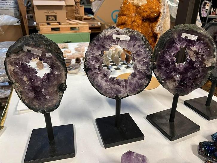 Amethist portals circa 32 cm hoog, Verzamelen, Mineralen en Fossielen, Mineraal, Ophalen of Verzenden