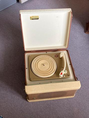 Triotrack HiFi record-player beschikbaar voor biedingen
