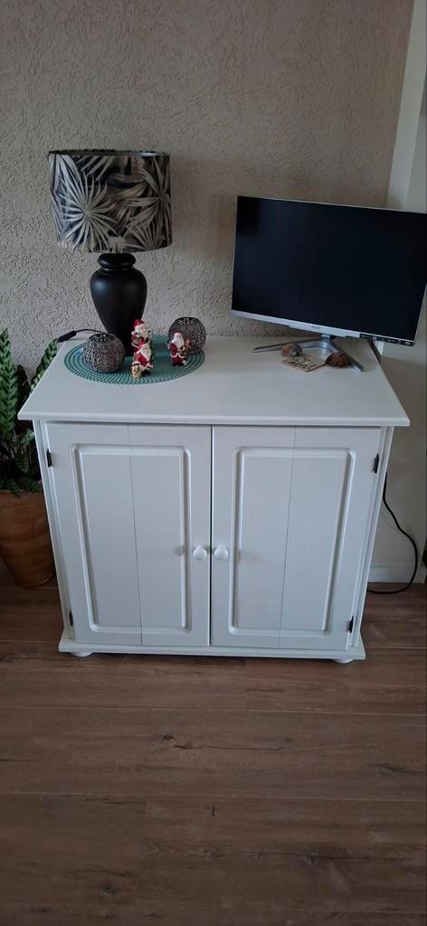 Witte computer kast met deuren zonder inhoud, Huis en Inrichting, Kasten | Dressoirs, Gebruikt, 50 tot 100 cm, 25 tot 50 cm, Met deur(en)