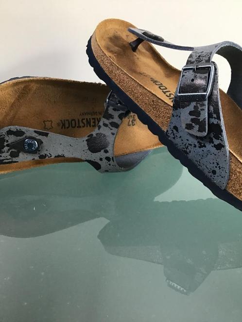 GRATIS VERZENDEN | BIRKENSTOCK Nieuwe grijze slippers 37, Kleding | Dames, Schoenen, Nieuw, Slippers, Zwart, Verzenden