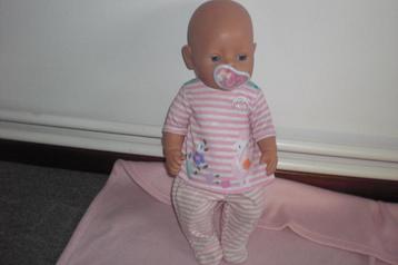 baby born kleertjes €5 per foto beschikbaar voor biedingen