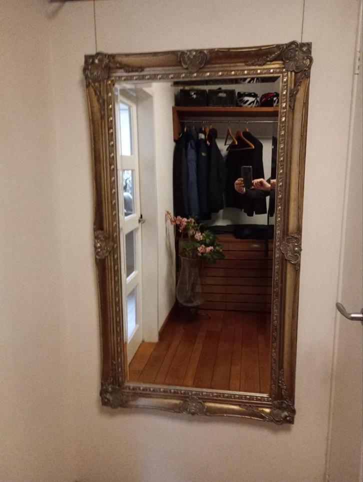 Goudkleurige spiegel met houten lijst, Huis en Inrichting, Woonaccessoires | Spiegels, Zo goed als nieuw, 75 tot 100 cm, 100 tot 150 cm