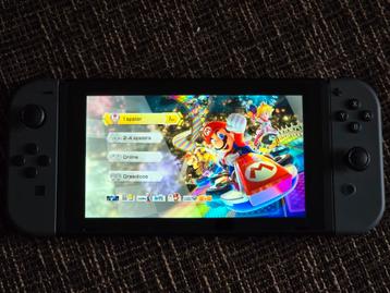 Nintendo Switch met accessoires beschikbaar voor biedingen