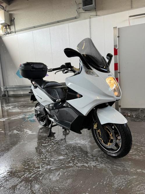 Gilera GP800 (alarm koffer stuurslot), Motoren, Motoren | Piaggio, Particulier, Scooter, meer dan 35 kW, 2 cilinders, Ophalen