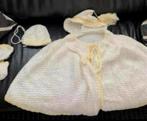 Vintage : Baby (Baby Pop ) Slofjes / Muts / Cape . Gebreid., Ophalen of Verzenden, Nieuw