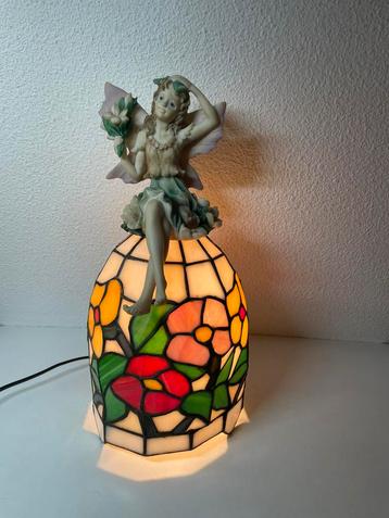 Tiffany Lamp met Engel beschikbaar voor biedingen