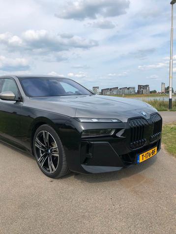 Te huur Bmw i7  Two Tone (545pk) beschikbaar voor biedingen