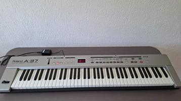 Roland A-37 midi master met 76 toetsen en aftertouch beschikbaar voor biedingen