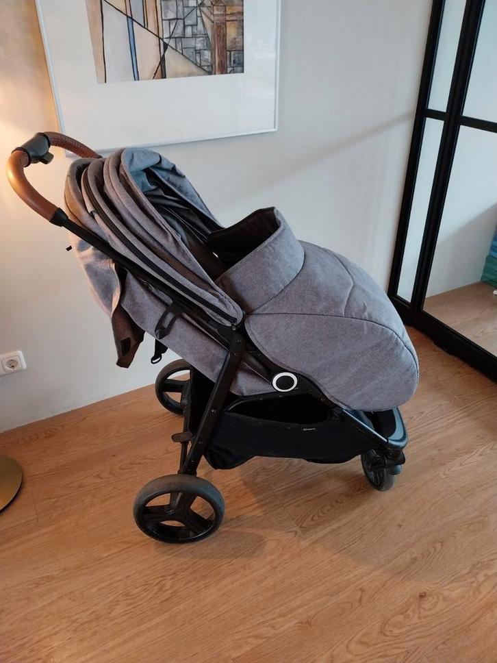 Kinderkraft buggy zwart grijs, Kinderen en Baby's, Buggy's, Zo goed als nieuw, Overige merken, Verstelbare rugleuning, Voetenzak
