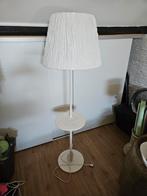 Ikea lamp met oplader voor telefoon en USB, Huis en Inrichting, Lampen | Vloerlampen, Ophalen, Gebruikt