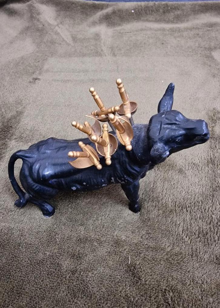 PRACHTIGE vintage MCM Toledo-stier, Sieraden, Tassen en Uiterlijk, Broches, Zo goed als nieuw, Overige materialen, Zilver, Ophalen