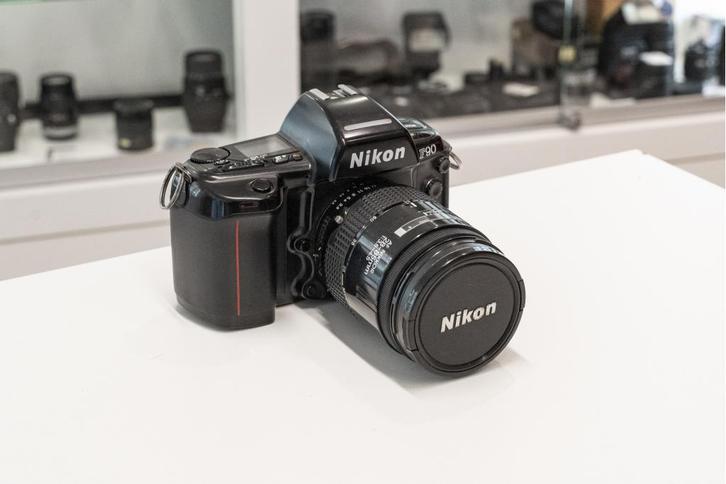Nikon F90 analoog + 28 - 85 f3.5-4.5 (Doorn), Audio, Tv en Foto, Fotocamera's Analoog