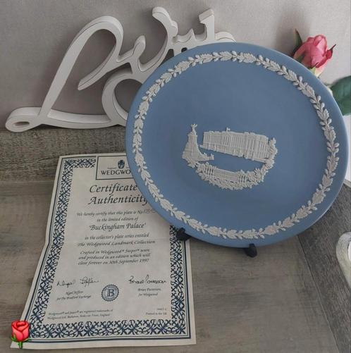 Wedgwood Jasperware verzamel-bord Buckingham Palace 17 cm, Verzamelen, Porselein, Kristal en Bestek, Zo goed als nieuw, Bord of Schaal