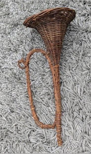 Leuke wanddecoratie rotan! Trompet!, Tuin en Terras, Tuinwanddecoratie, Zo goed als nieuw, Ophalen of Verzenden