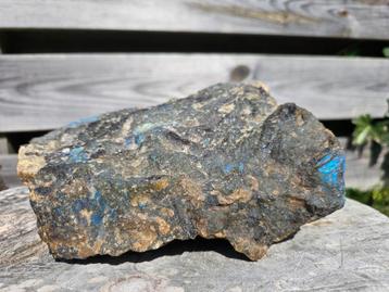 Mooie ruwe labradoriet 3558 gram beschikbaar voor biedingen