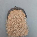 Antieke beurs, klederdracht, Ophalen of Verzenden