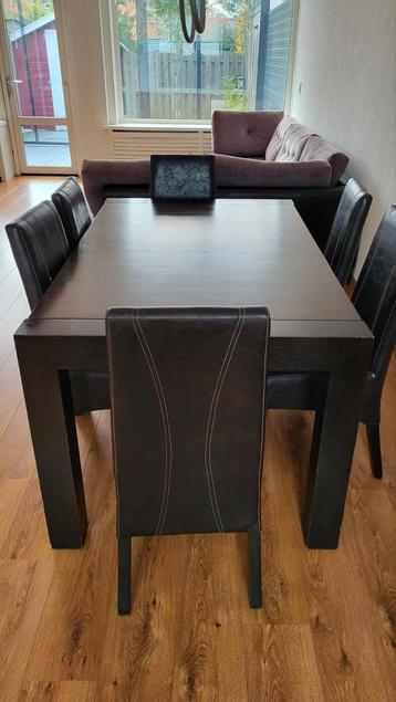 Eettafel met 6 stoelen met bijzettafelen beschikbaar voor biedingen