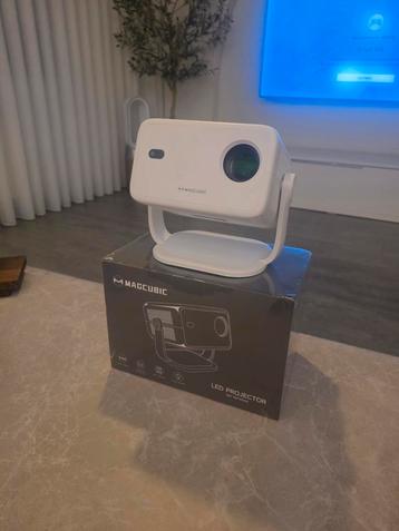 Magcubic LEDProjector-Nieuw.indoos-1080p-650ansi 200000ktras beschikbaar voor biedingen