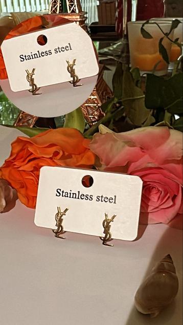 Gouden YSL oorbellen / NIEUW& STAINLESS STEEL beschikbaar voor biedingen